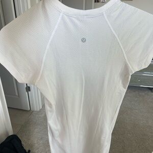 White lululemon short sleeve